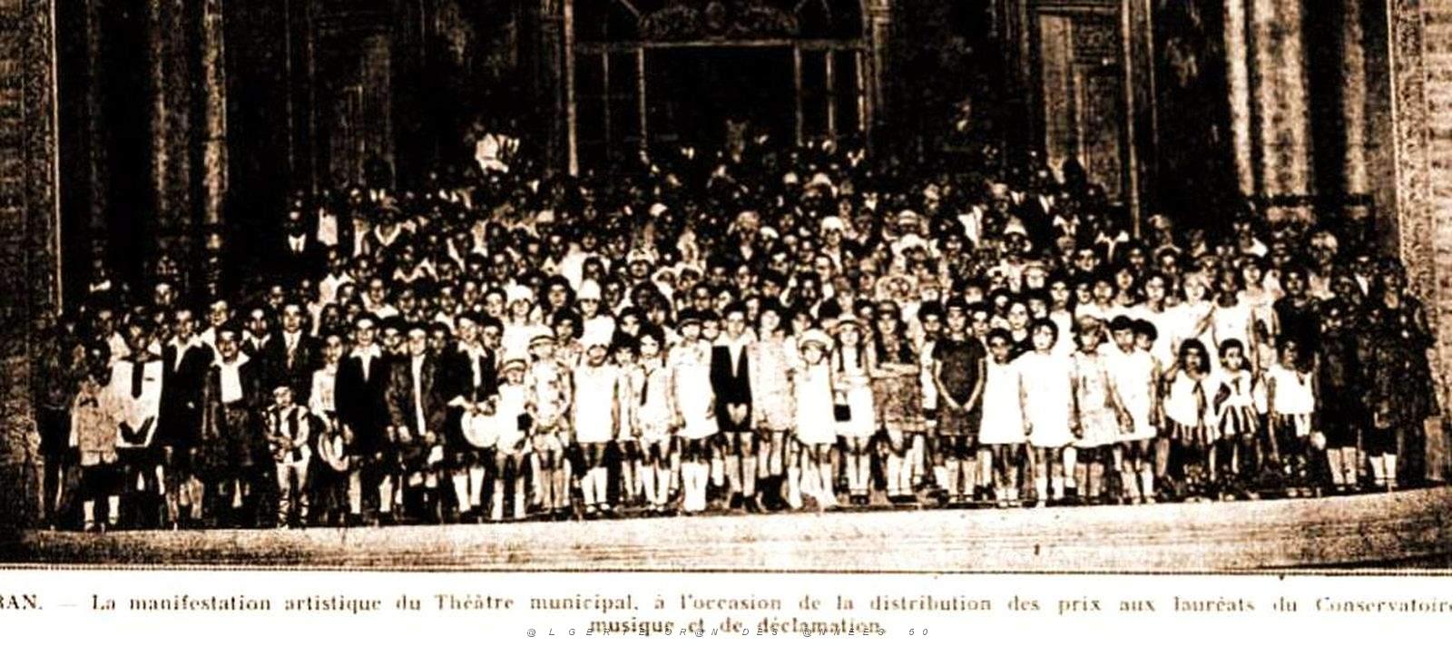 1529- Oran - Theatre2 municipal - Manifestation artistique.jpg